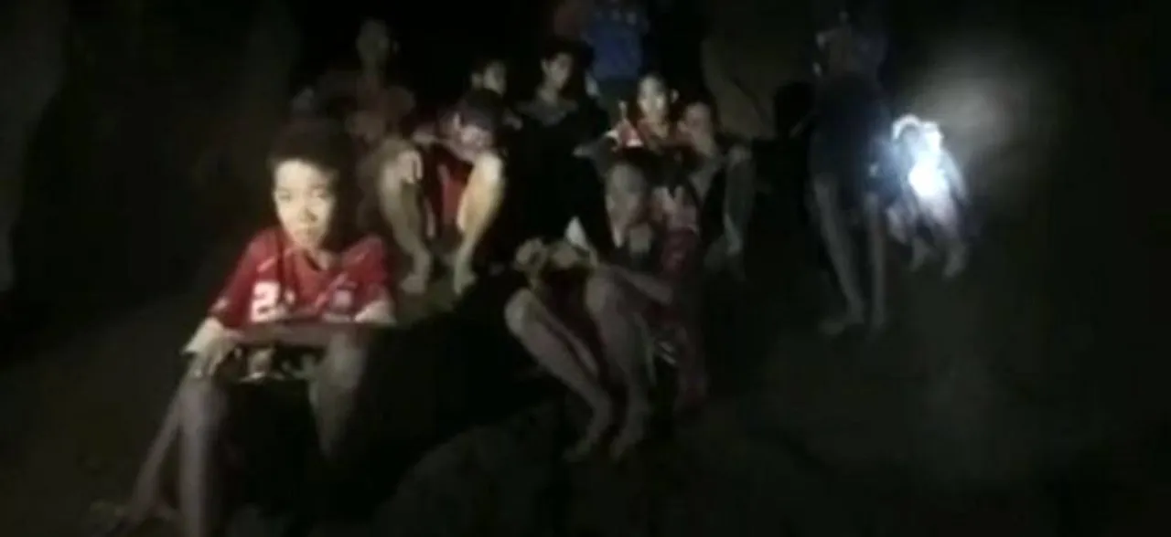 थाईलैंड में गुफा में फंसे 12 बच्चों को निकालने की जद्दोजहद जारी, मौसम बन सकता है विलेन