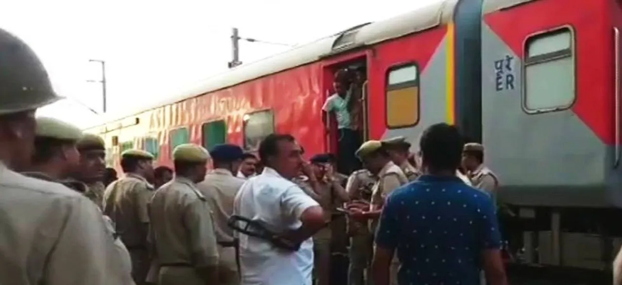 हावड़ा-नई दिल्ली राजधानी एक्सप्रेस में मिली बम की खबर, कॉल करने वाला शख्स पुलिस हिरासत में