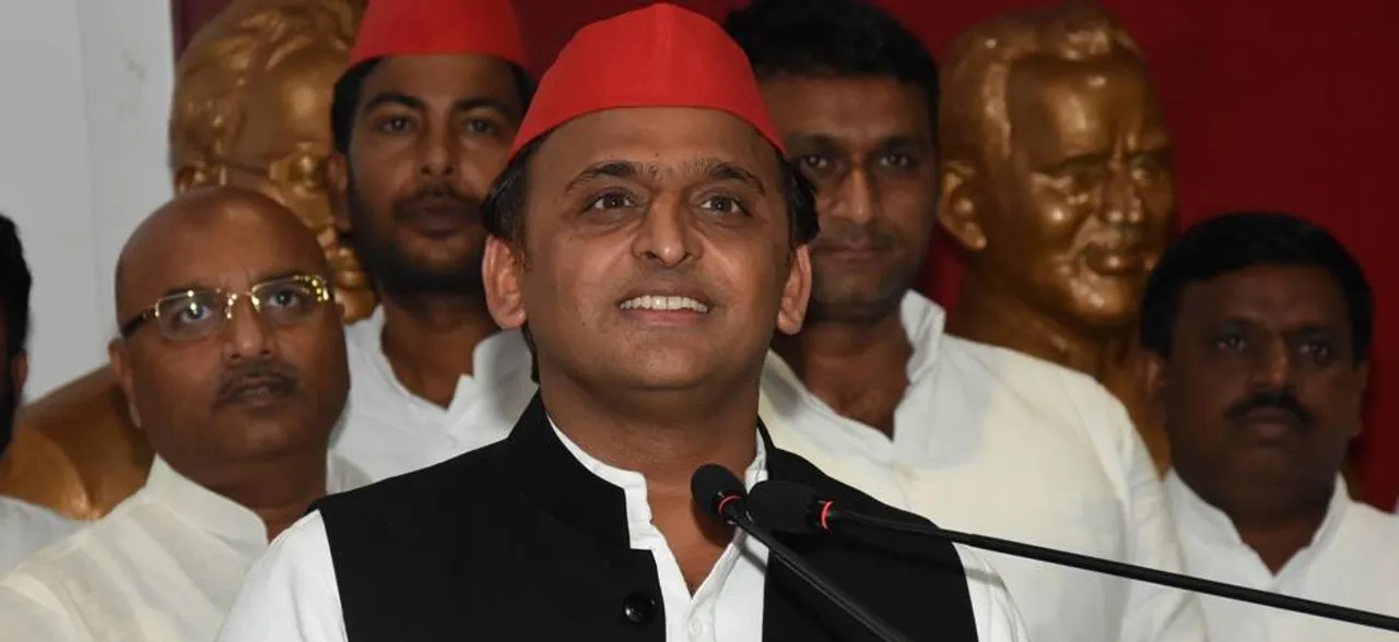 अखिलेश का दावा, सैमसंग मोबाइल यूनिट को हमने 2016 में ही दी थी मंजूरी