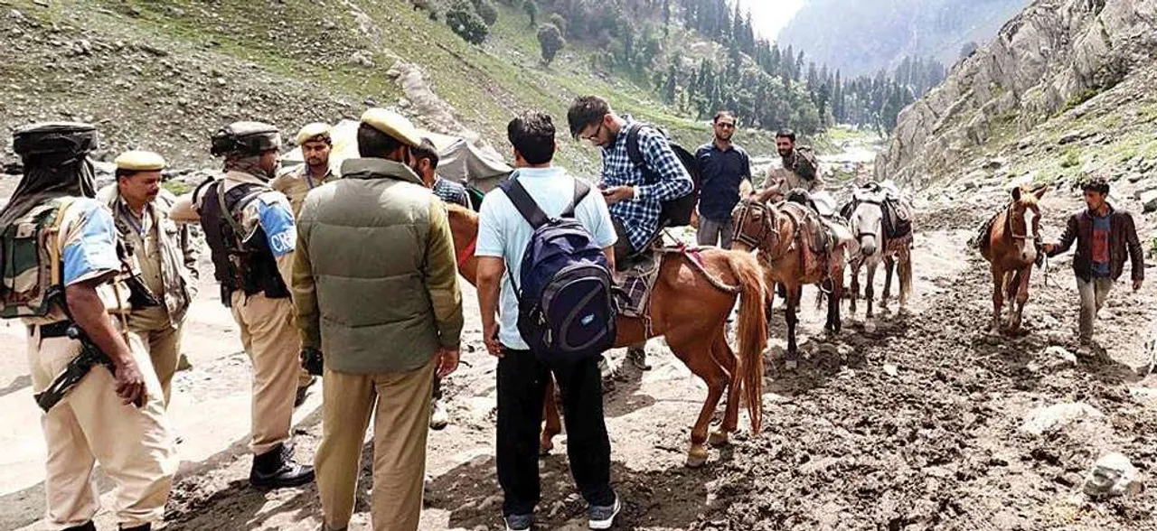 अमरनाथ यात्रा के लिए 5,144 तीर्थयात्रियों का जत्था रवाना