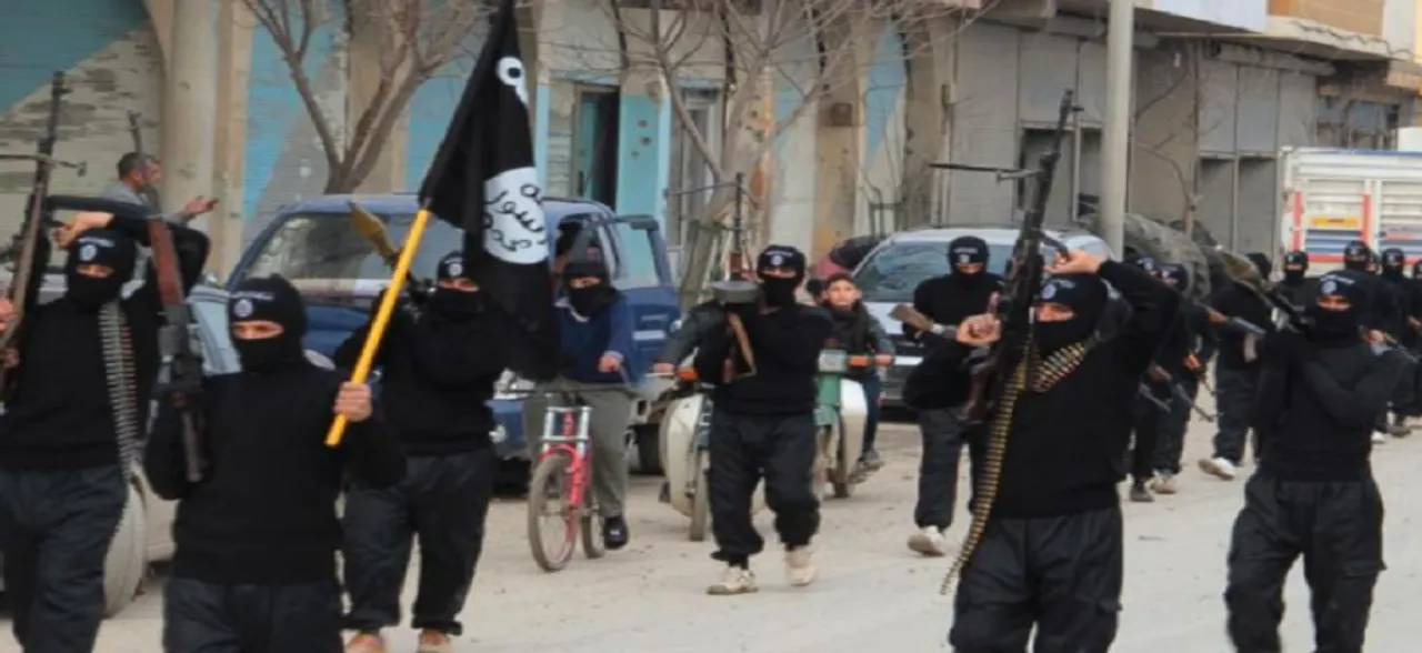 पाकिस्तान: ISIS ने ली आत्मघाती हमले की जिम्मेदारी, 128 लोगों की गई जानें