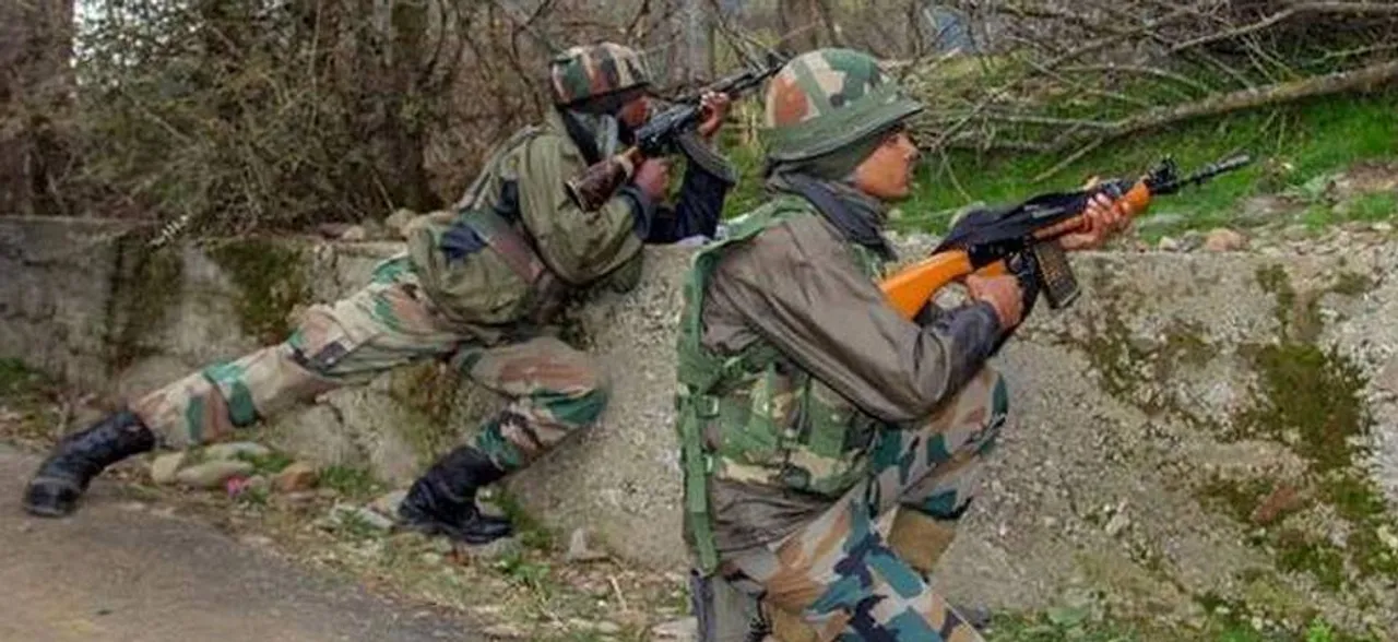 जम्मू-कश्मीर: अनंतनाग में आतंकियों ने सुरक्षाबल पर की फायरिंग, दो जवान घायल