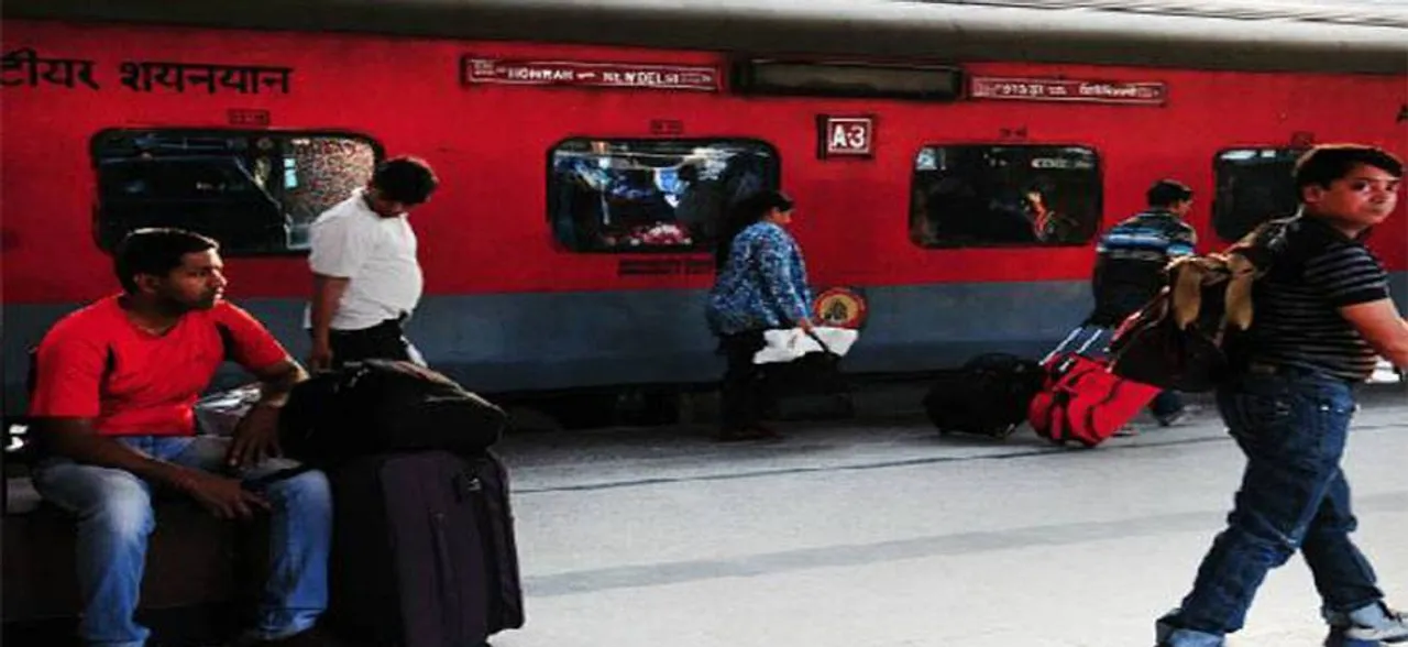 प्रीमियर ट्रेनों में किराये के अनुरूप सेवा सुधार की जरूरत : सीएजी