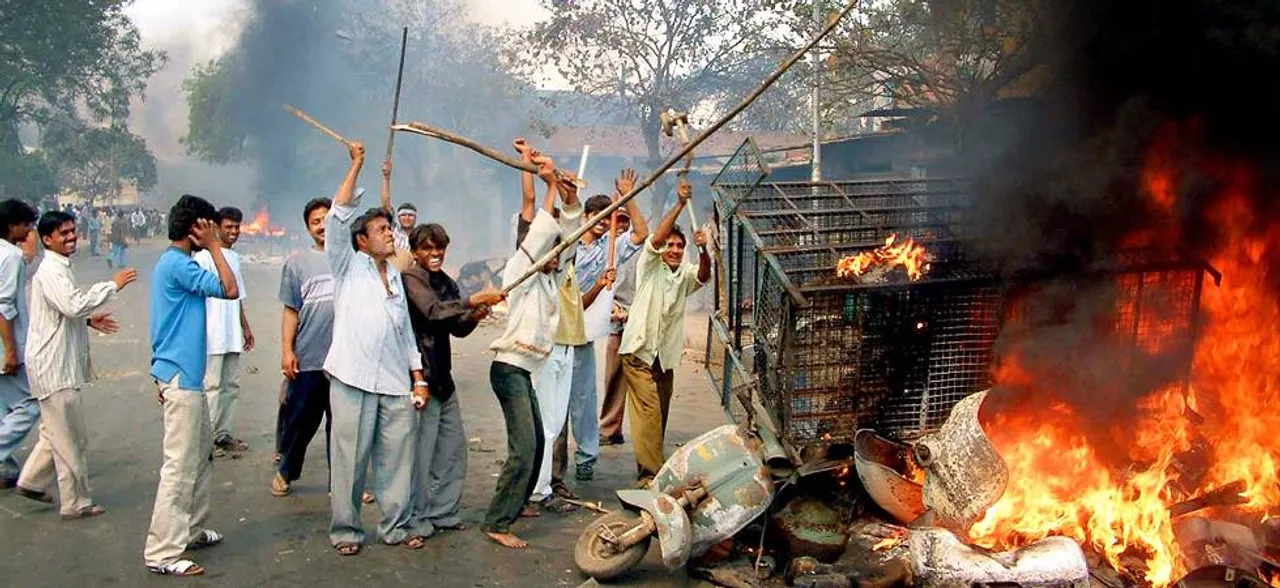 सांप्रदायिक हिंसा की आग में झुलस रहा देश, लगातार जा रही हैं जानें, साल 2017 में 111 लोगों की हुई मौत