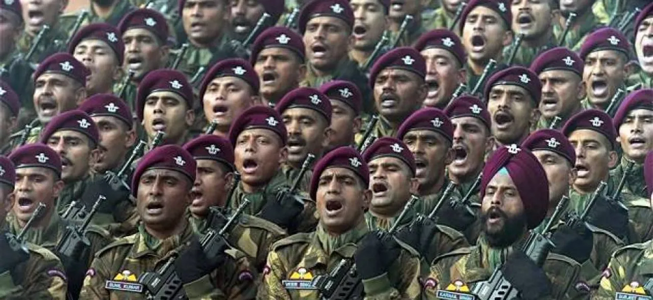 मोदी सरकार ने माना भारतीय सेना में 9 हजार अफसरों की है कमी