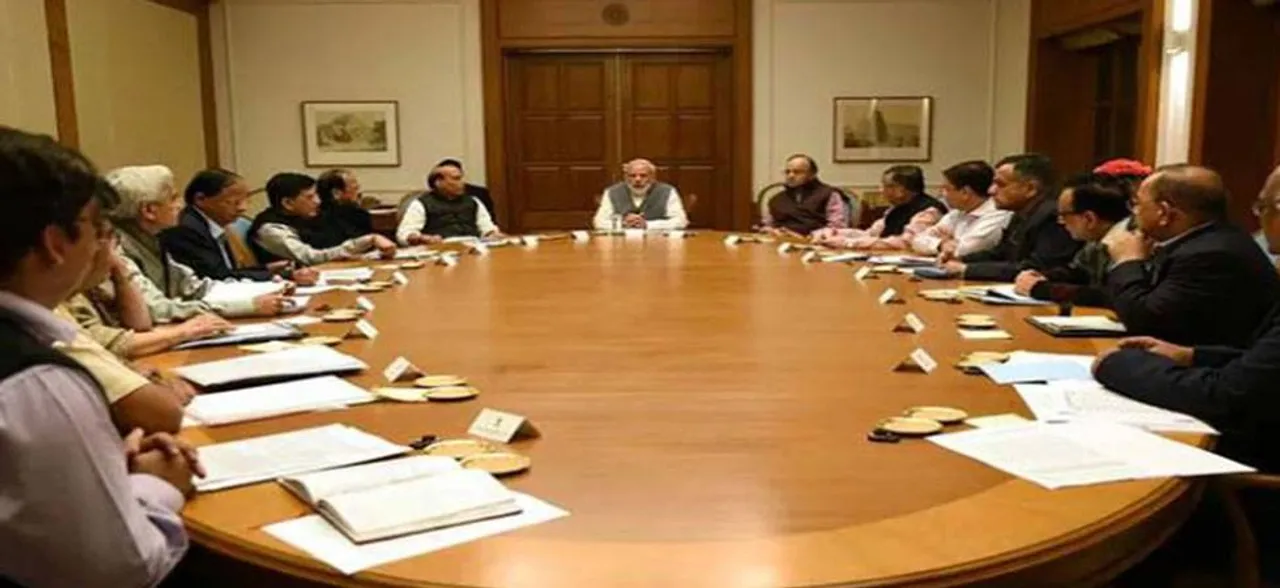 दलित सांसदों के दबाव में झुकी मोदी सरकार, SC/ST एक्ट पर इस मॉनसून सत्र में संशोधन बिल लाने का  ऐलान