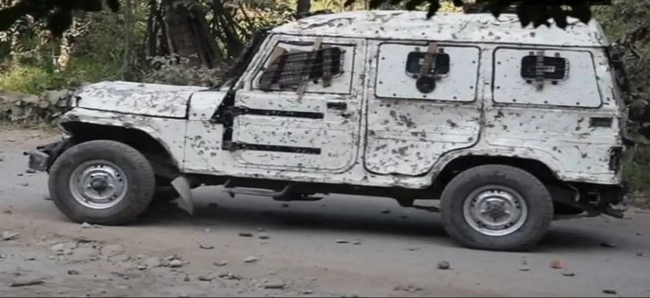 J&K: शोपियां में आतंकियों के मारे जाने के बाद तनाव, सुरक्षबलों से झड़प में एक नागरिक की मौत