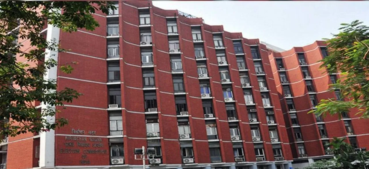वोट के बदले नोट देने वाले फैला रहे अफवाह, नहीं क्लिक होती पेपर ट्रेल मशीन से फोटो: चुनाव आयोग