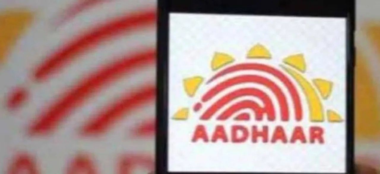 आधार पर UIDAI की सफाई, कहा- नंबर के जरिए डेटा नहीं हो सकता चोरी, स्वार्थ के लिए फैलाई जा रही अफवाह