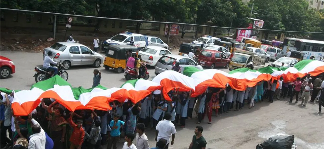 देशभक्ति के जज्बे के लिए लाखों लोग बनाएंगे मानव श्रृंखला, CM वसुंधरा राजे हेलीकॉप्टर से करेंगी निरीक्षण