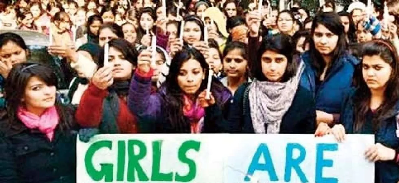 देश में बढ़ती रेप की घटनाओं पर सुप्रीम कोर्ट की टिप्पणी पर 'संयम' के लिए कहने पर केंद्र को फिर पड़ी फटकार