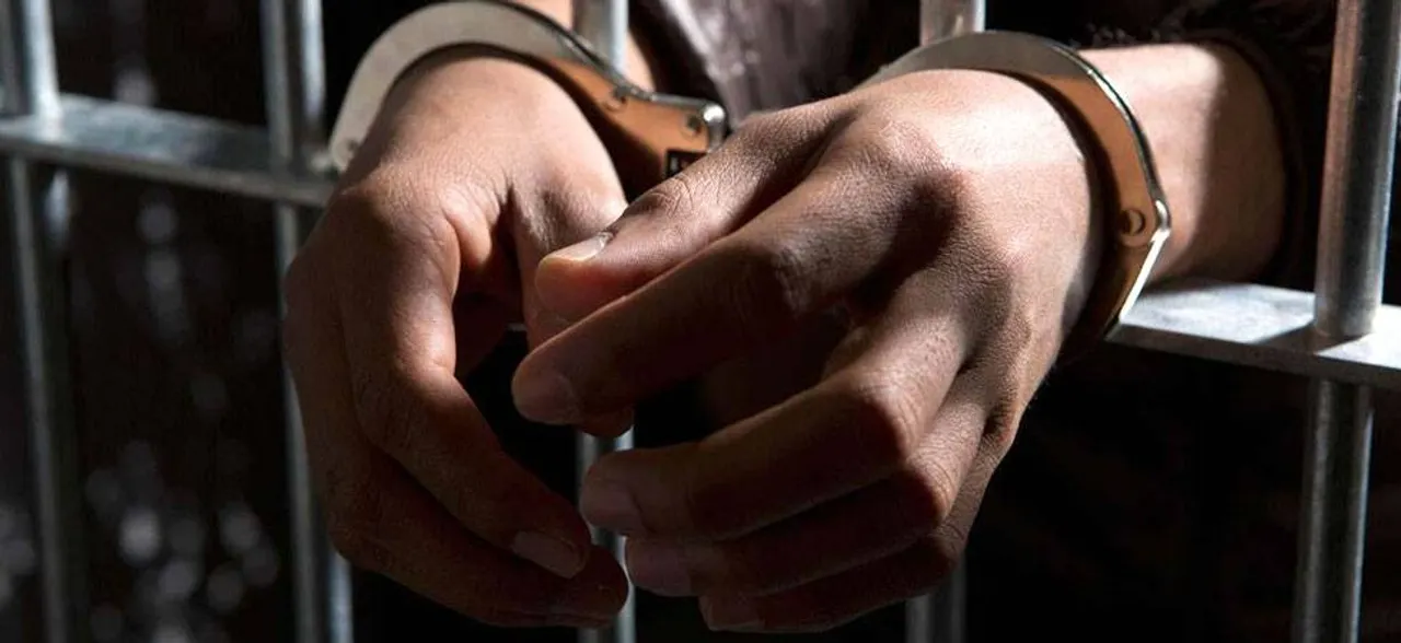 'गोल्डन मैन' के नाम से मशहूर सिंगर संतोष चौधरी को पुलिस ने किया गिरफ्तार, बिजली चोरी का लगा आरोप