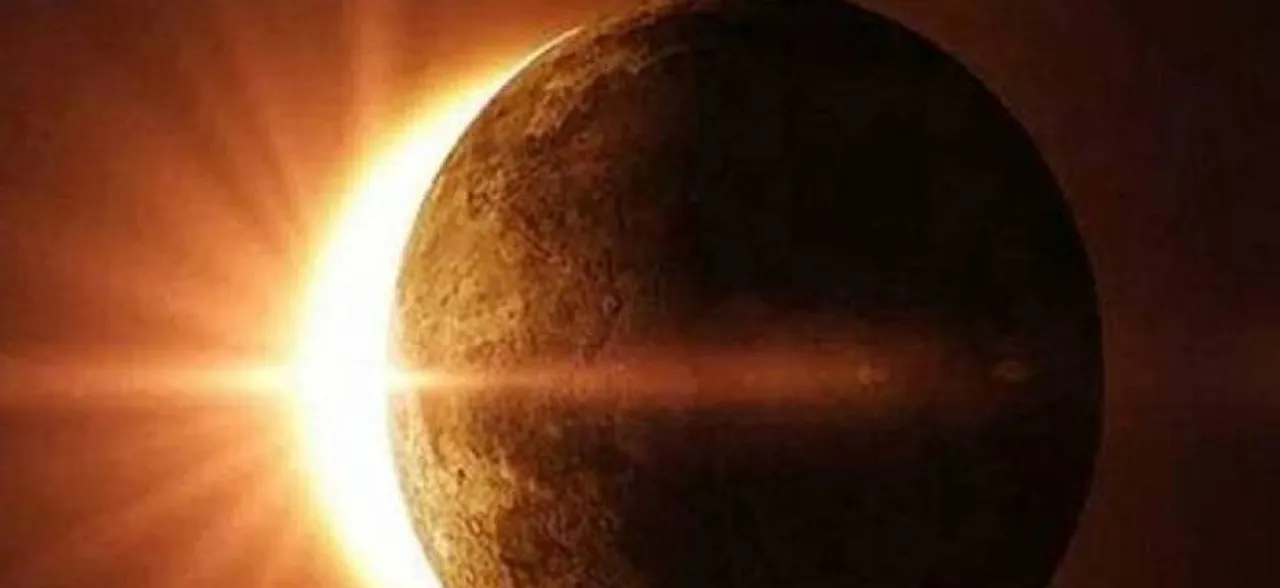 Surya Grahan 2018: 11 अगस्त को लगेगा साल का आखिरी सूर्य ग्रहण, जरूर करें ये काम
