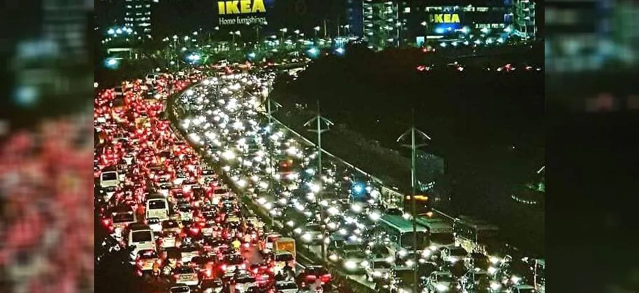 हैदराबाद: IKEA स्टोर पर खरीदारों की लगी भीड़, सड़क पर ऐसे लग गया भयानक जाम