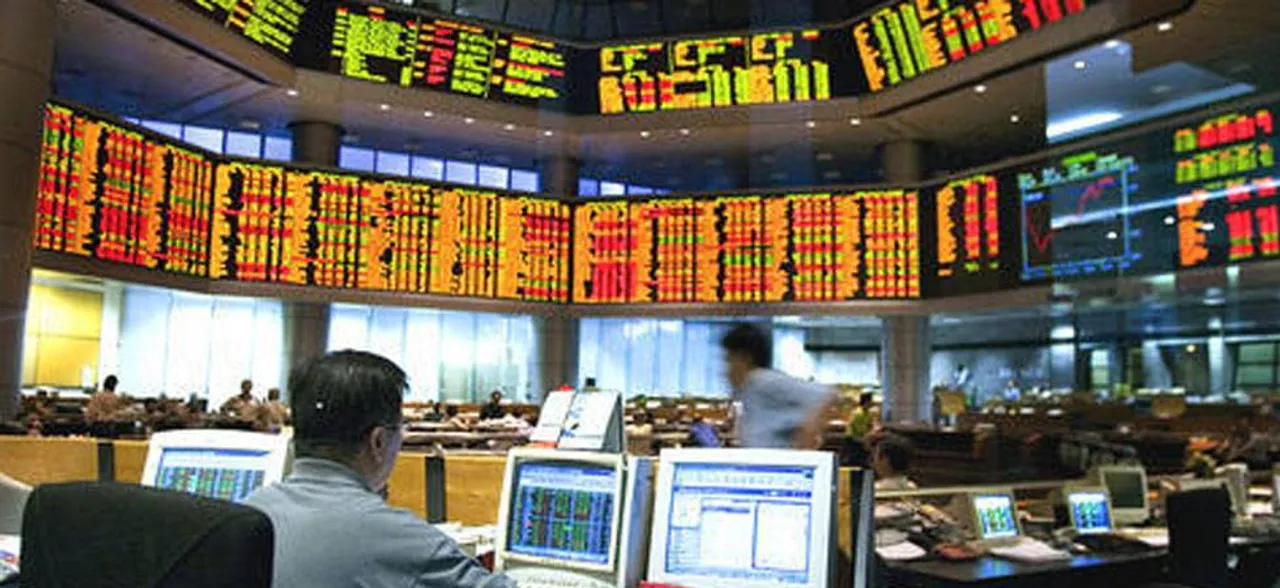 तुर्की में आर्थिक संकट से रुपया अब तक के सबसे निचले स्तर पर, सेंसेक्स 224 अंक गिरे
