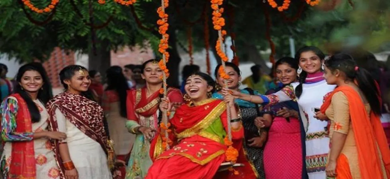 Hariyali Teej 2018: सोलह श्रृंगार के साथ ऐसे करें मां गौरी की पूजा, इन बातों का रखें ख्याल