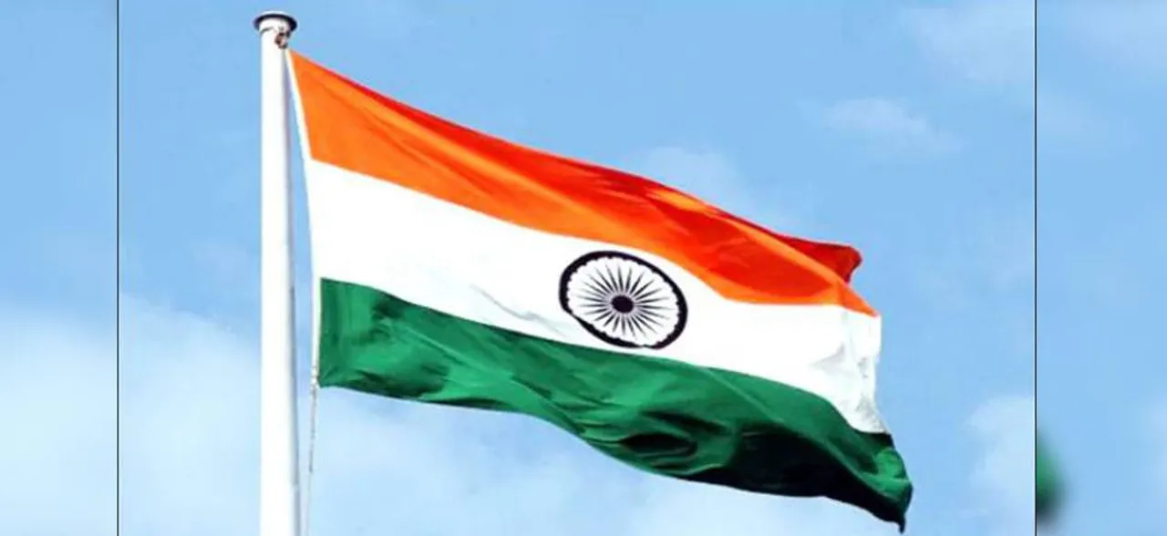कर्नाटक में बनता है लाल किले पर लहराने वाला तिरंगा, 9 साइज के बनाए जाते हैं झंडे