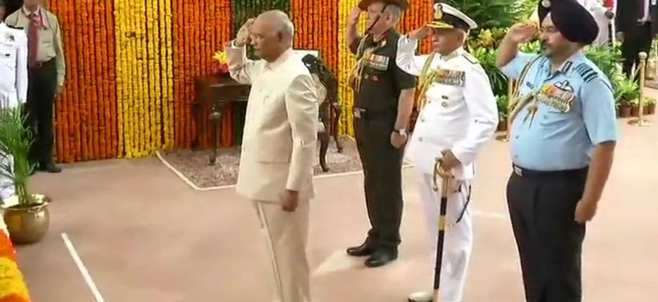 स्वतंत्रता दिवस के मौके पर राष्ट्रपति कोविंद ने शहीदों को किया याद, अमर ज्योति पर दी श्रद्धांजलि