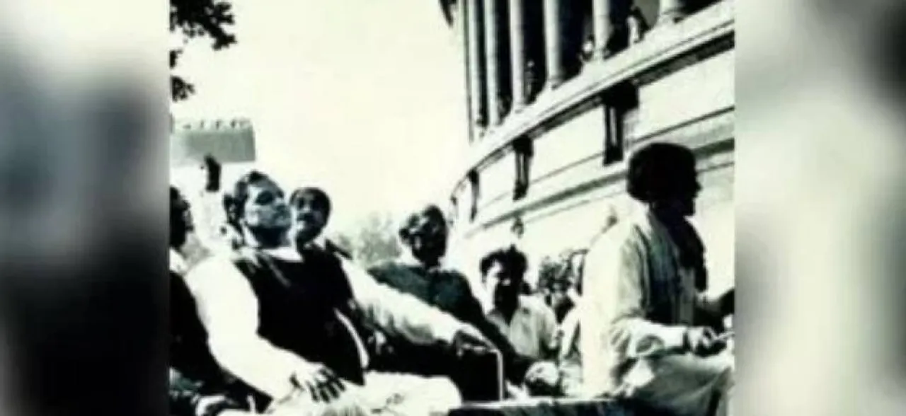 पेट्रोल-डीजल के दाम में वृद्धि के ख़िलाफ जब बैलगाड़ी पर सवार होकर संसद पहुंचे थे अटल बिहारी वाजपेयी
