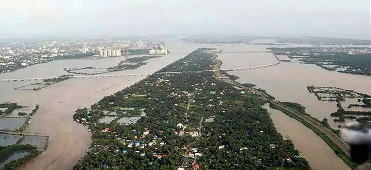 केरल के बाद कर्नाटक में बाढ़ ने मचाई तबाही, सीएम कुमारस्वामी ने किया हवाई सर्वेक्षण, इन हेल्पलाइन नंबर से जानें अपनों का हाल