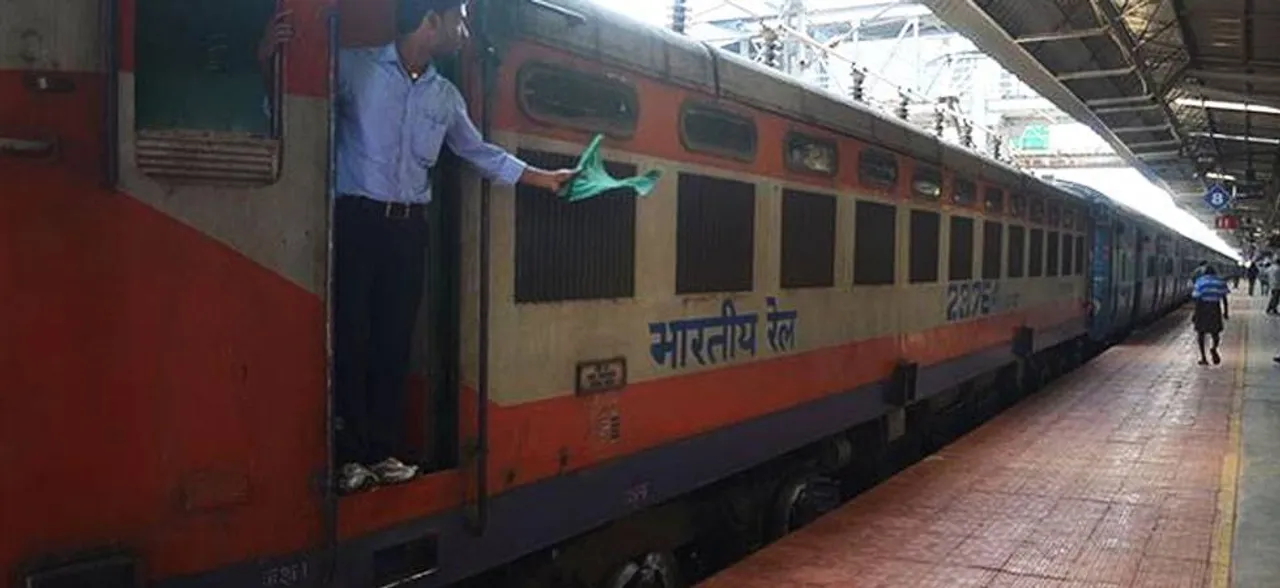 केरल में राहत सामग्री मुफ्त पहुंचाएगी भारतीय रेल, ऐसे भेजें सहायता
