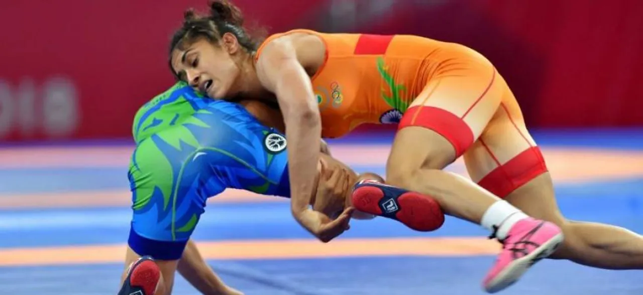 Asian Games 2018 : विनेश फोगाट ने गोल्ड जीतकर रचा इतिहास, बनी स्वर्ण पदक जीतने वाली पहली महिला रेसलर