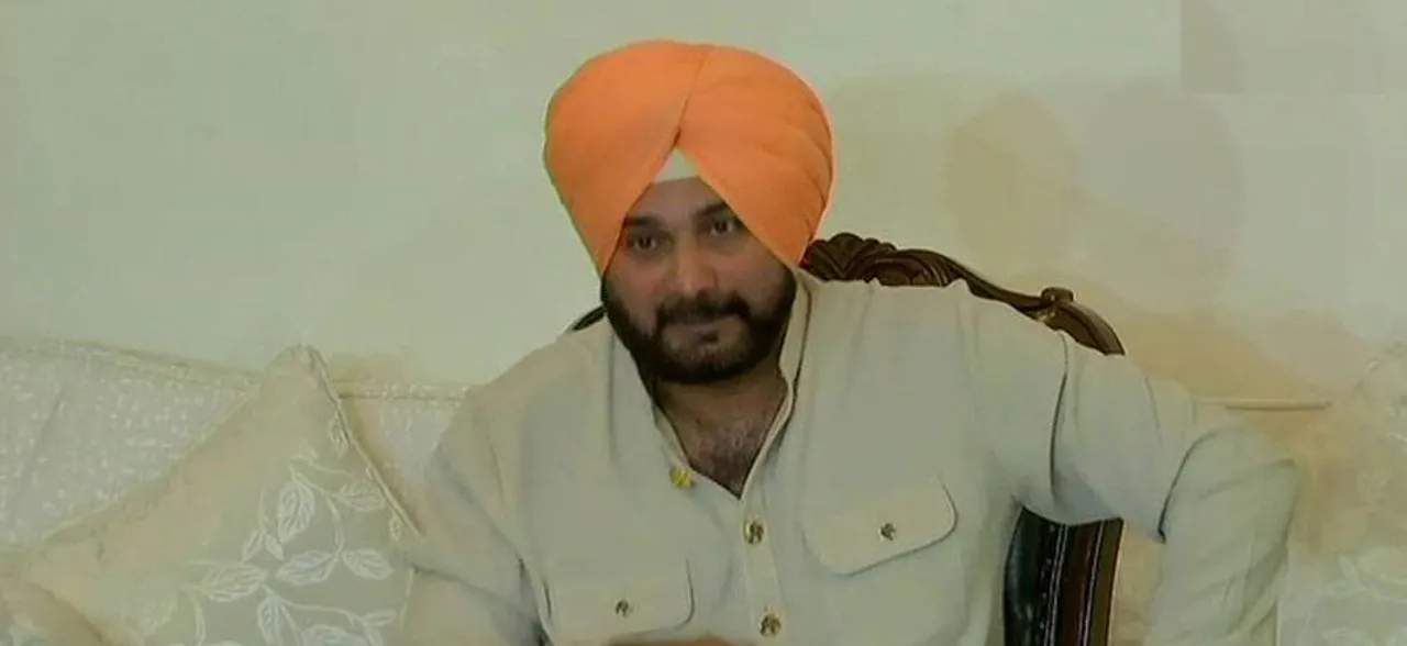 पाकिस्तान जाने पर नवजोत सिंह सिद्धू ने दी सफाई, कहा अटल, मोदी ने भी किया था दौरा