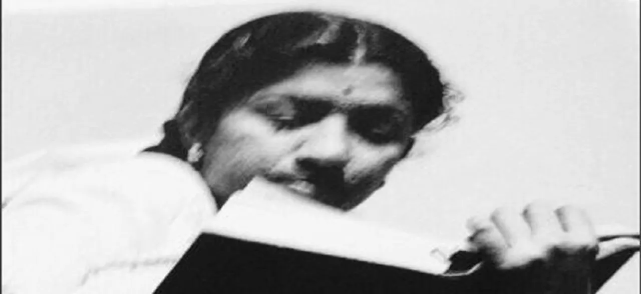 1950s में ही लता मंगेशकर ने शुरू कर दी थी 'सेल्फी युग' की शुरुआत, जानें कैसे