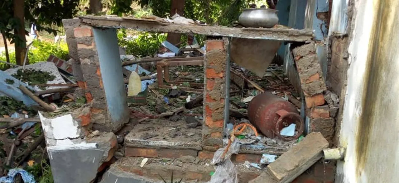 प. बंगाल: पश्चिमी मिदनापुर में टीएमसी कार्यालय में धमाका, 2 लोगों की मौत, कई घायल