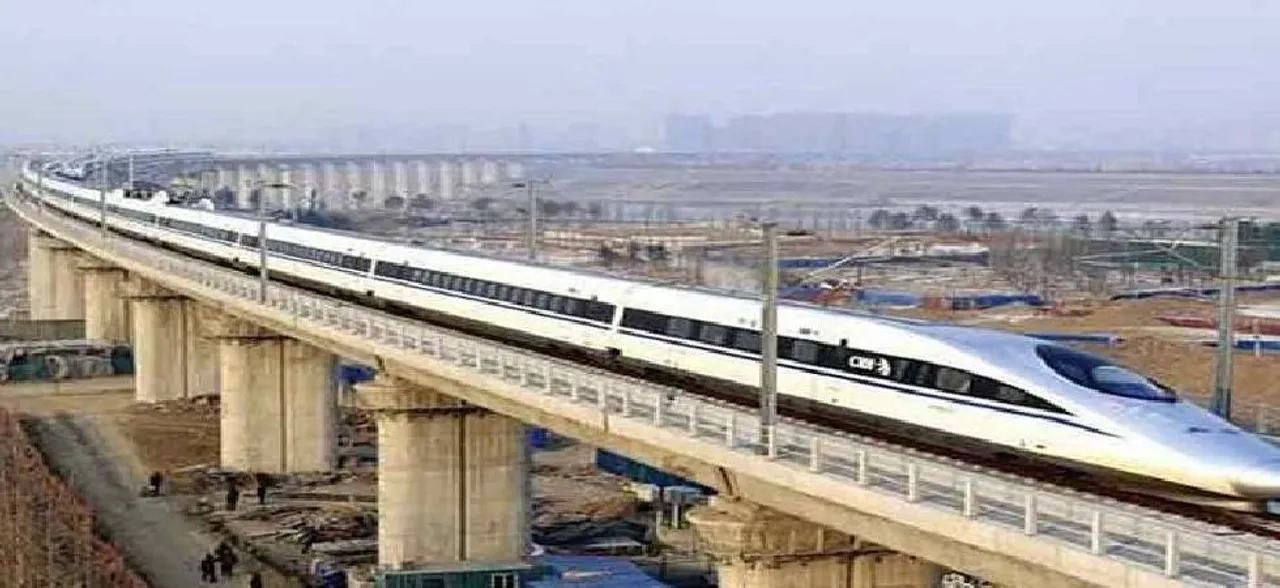 Train 18: बिना इंजन वाली सेमी हाई स्पीड ट्रेन का सितंबर में होगा ट्रायल, जानें क्या हैं फीचर