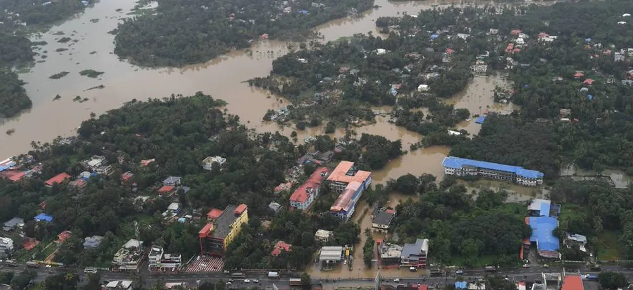 केरल बाढ़ में अब तक 417 की मौत, मुख्यमंत्री ने लोगों से मांगा नुकसान का विवरण