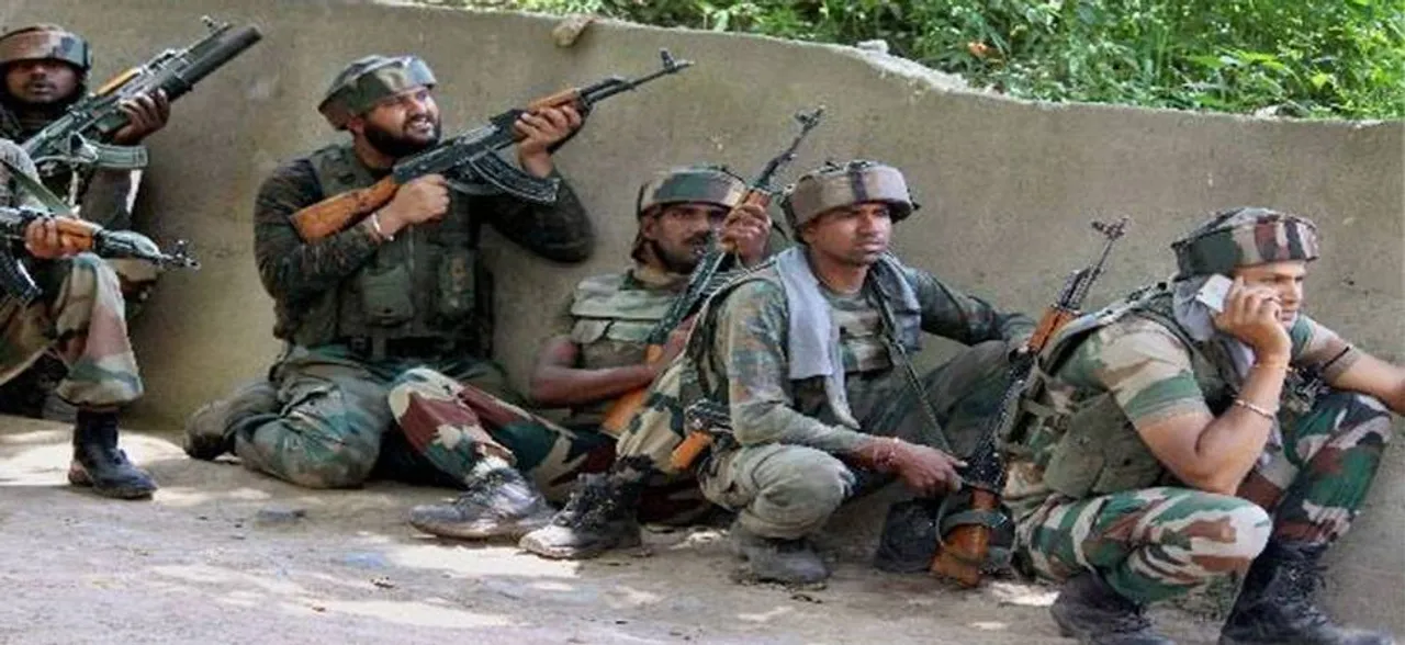 जम्मू-कश्मीरः कुपवाड़ा में सुरक्षा बल ने 4 आतंकवादियों को किया गिरफ्तार, भारी मात्रा में हथियार बरामद