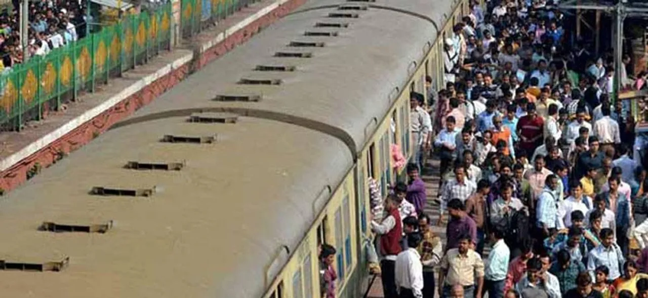 रेलयात्रियों को लंबी लाइनों से मिलेगा छुटकारा, इस एप की मदद से अब अनारक्षित टिकट भी मिलेगी ऑनलाइन