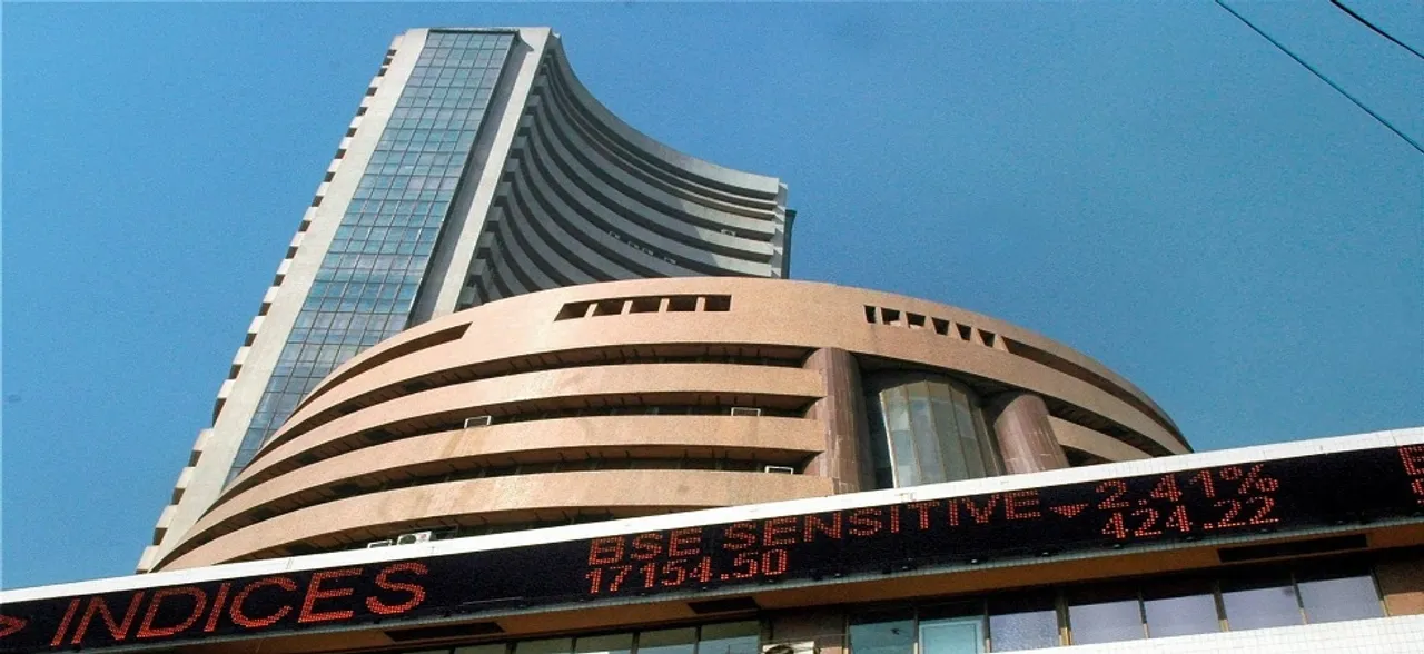अच्‍छा GDP डाटा भी नहीं संभाल पाया सेंसेक्‍स को, 333 अंक की भारी गिरावट