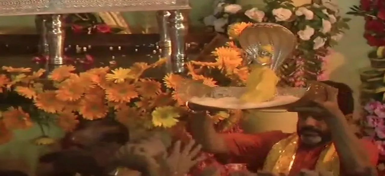 Sri krishna janmashtami 2018 :  नंद के घर आनंद भयो, हुआ कान्हा का जन्म