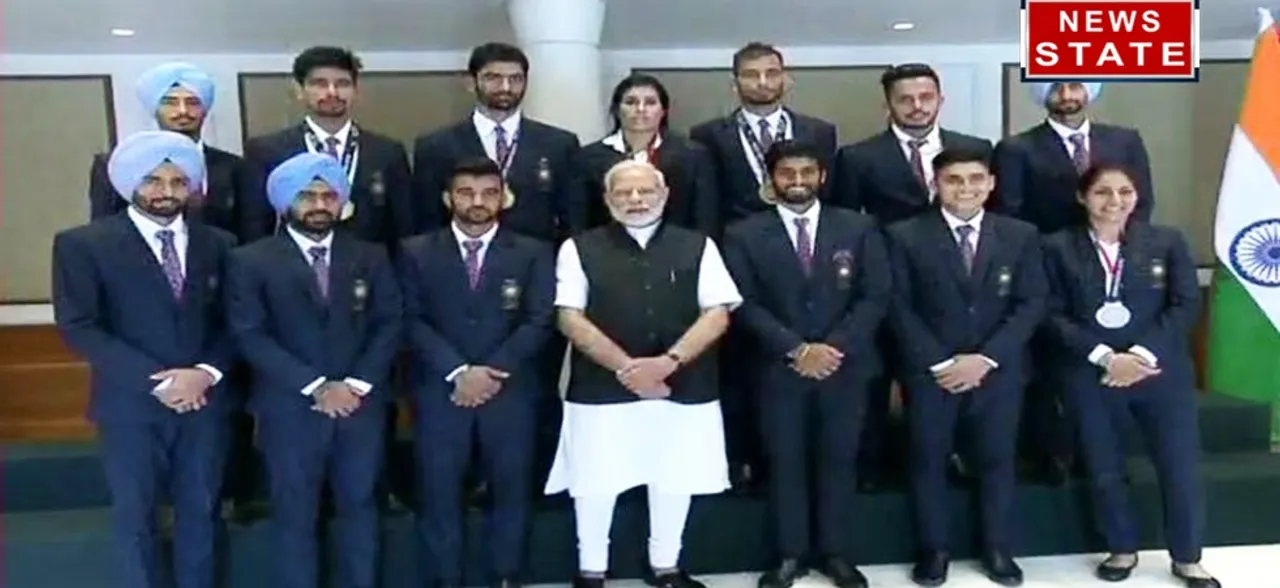 Asian Games 2018: पदक जीतने वाले खिलाड़ियों से मिले पीएम मोदी, बढ़ाया हौसला