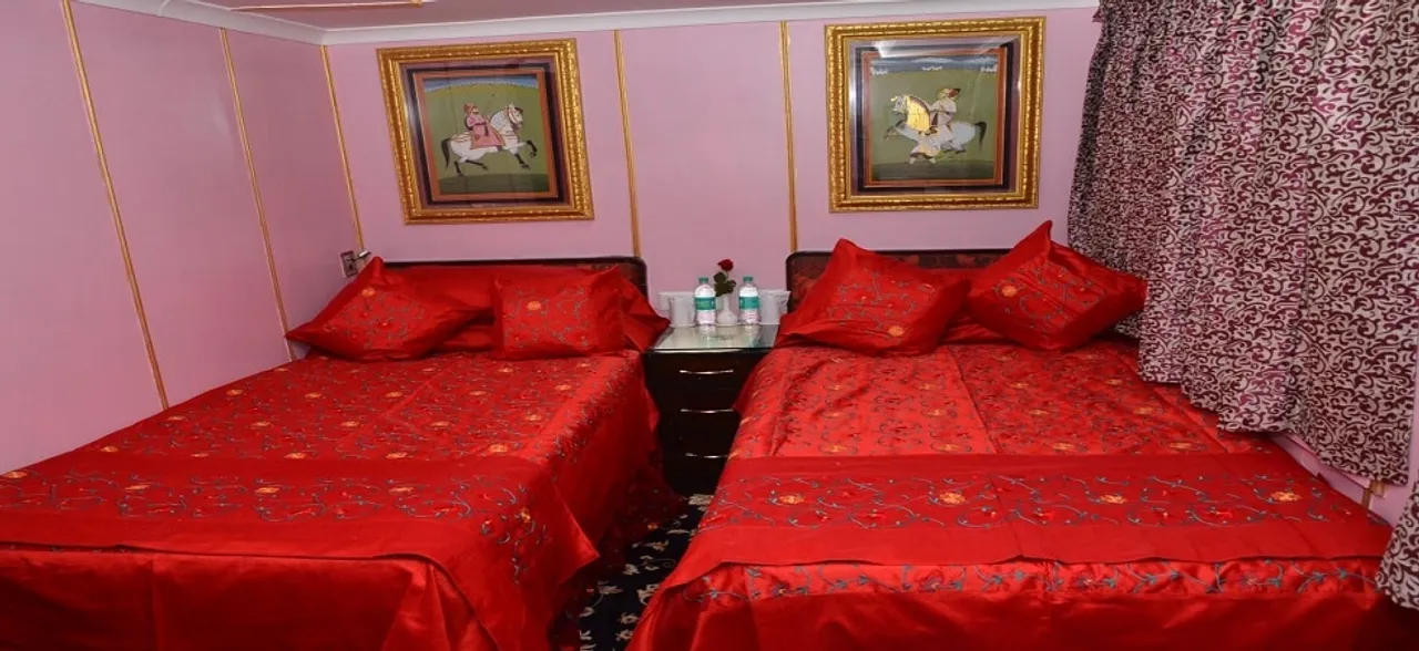 भारतीय रेल में लेना चाहते है शाही सफर का मजा, इस ट्रेन में बुक कराए अपनी सीट