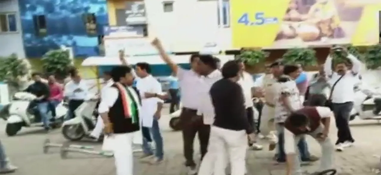 भारत बंद के दौरान आपस में भिड़े कांग्रेस नेता, उज्जैन में पेट्रोल पंप तोड़ा