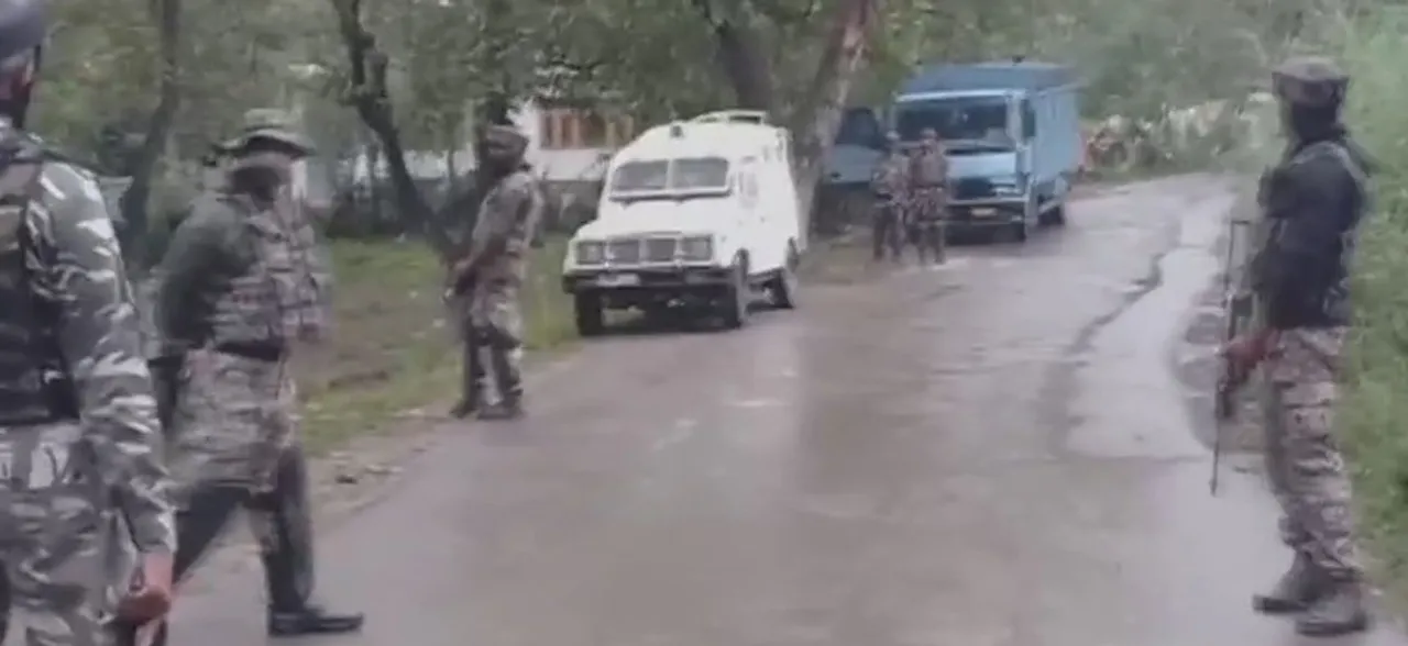 कश्मीर के कुलगाम में सेना 5 आंतकी मार गिराए, तीन दिन में 13 आतंकी ढेर