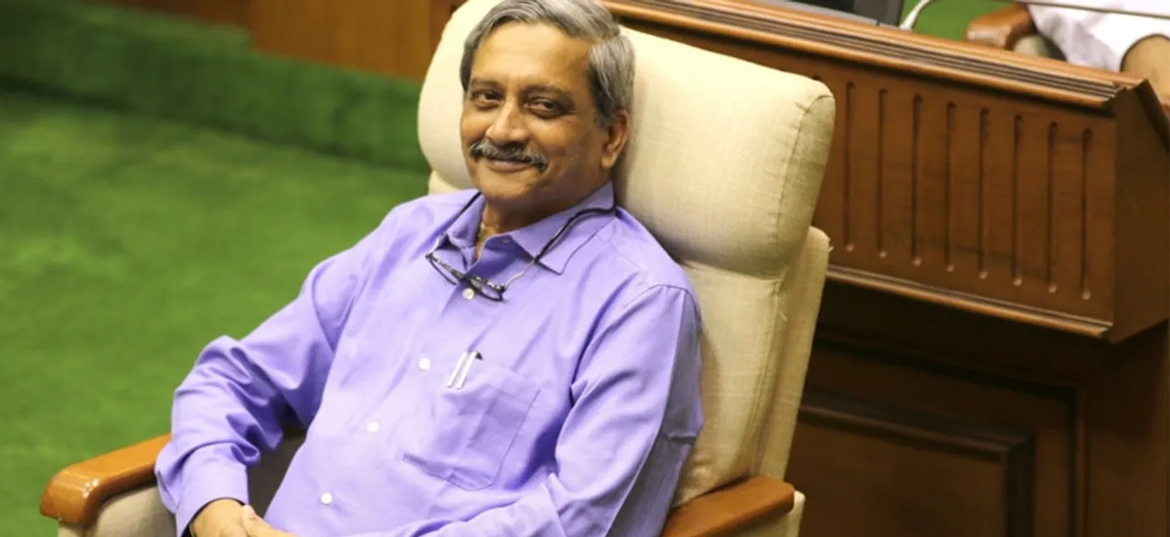 गोवा के मुख्यमंत्री मनोहर पर्रिकर इलाज के लिए AIIMS में भर्ती, विशेष विमान से लाए गए