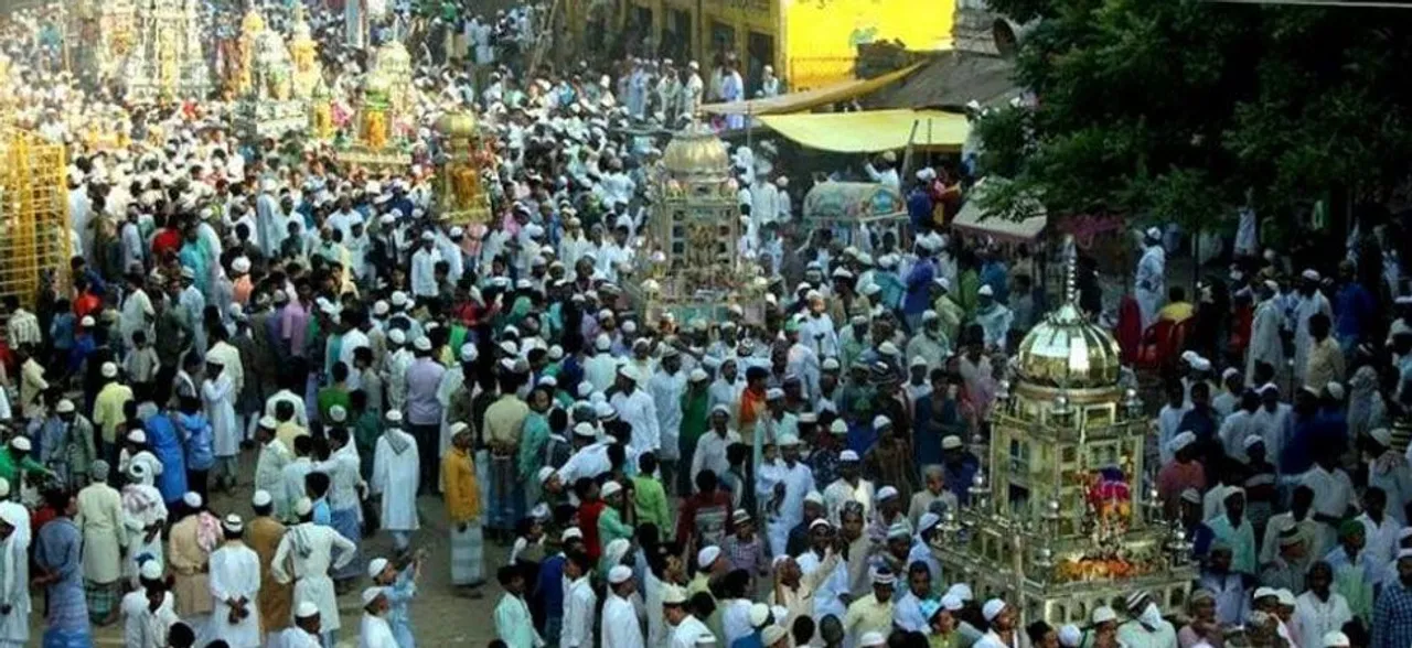 Muharram 2018: हुसैन की शहादत की याद में देश भर में मनाया जा रहा मुहर्रम, जानें क्यों मनाते हैं