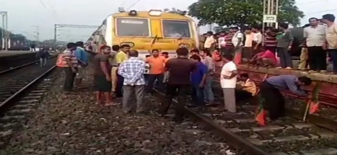 प. बंगाल में बीजेपी का बंद: प्रदर्शनकारियों ने रोकी ट्रेन, कई वाहन भी फूंके, पुलिस से हुई झड़प