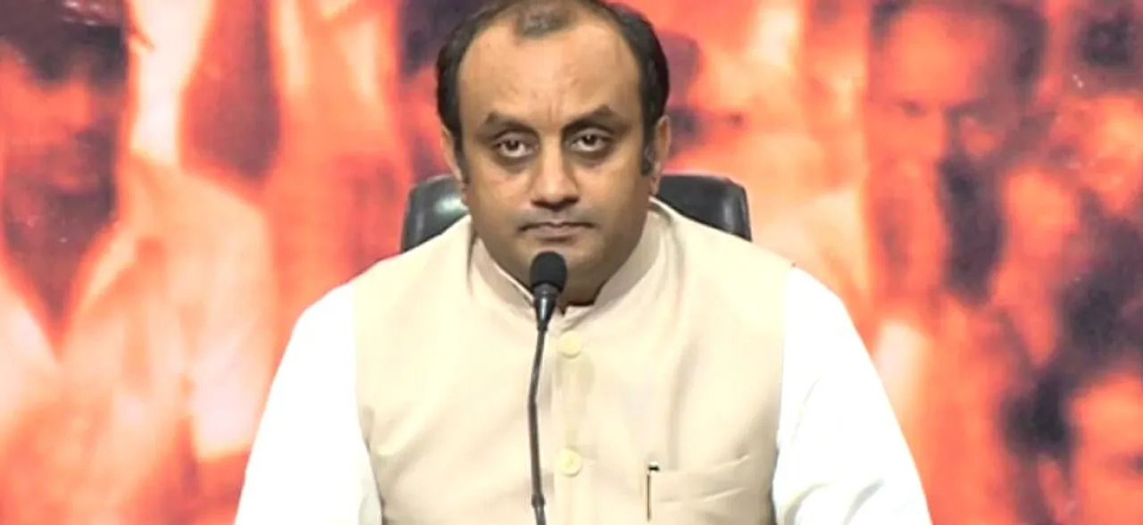 UN में सुषमा के भाषण पर थरूर के बयान से भड़की बीजेपी, कहा पाकस्तान से कदम मिलाकर चल रही कांग्रेस