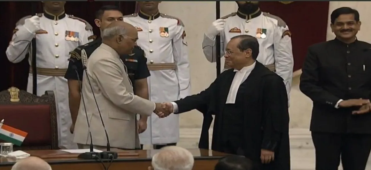 जस्टिस रंजन गोगोई ने संभाली सुप्रीम कोर्ट के CJI की कमान, बनें देश के 46 वें मुख्य न्यायाधीश