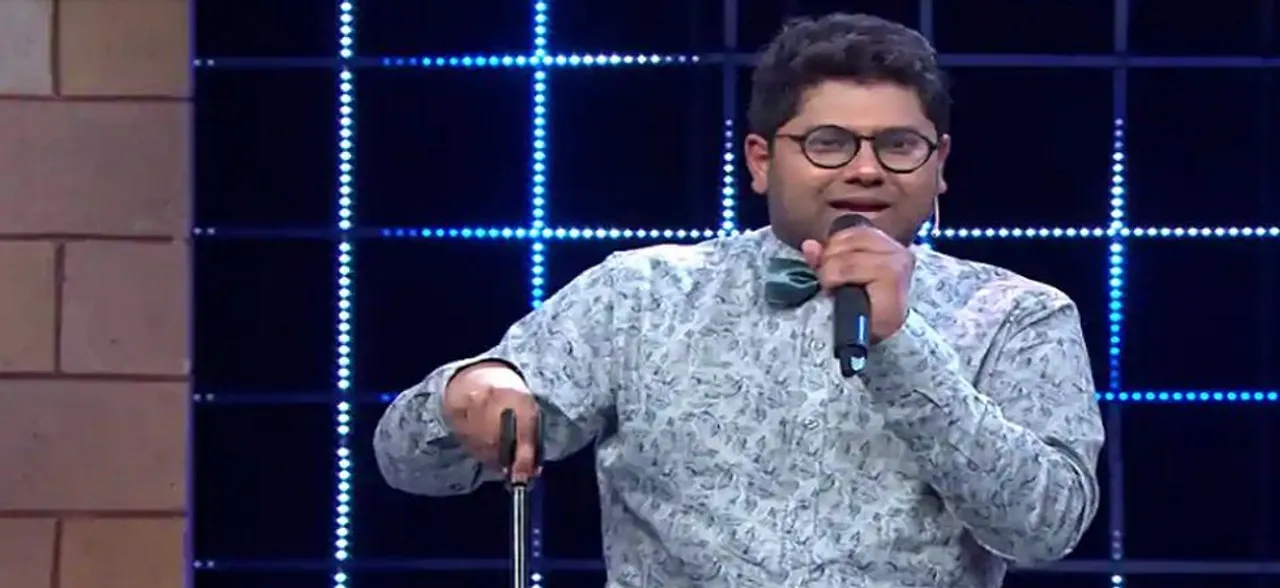 AIB  के इस पॉपुलर कॉमेडियन ने नाबालिगों को भेजे भद्दे मैसेज, लड़कियों ने शेयर किये स्क्रीनशॉट्स