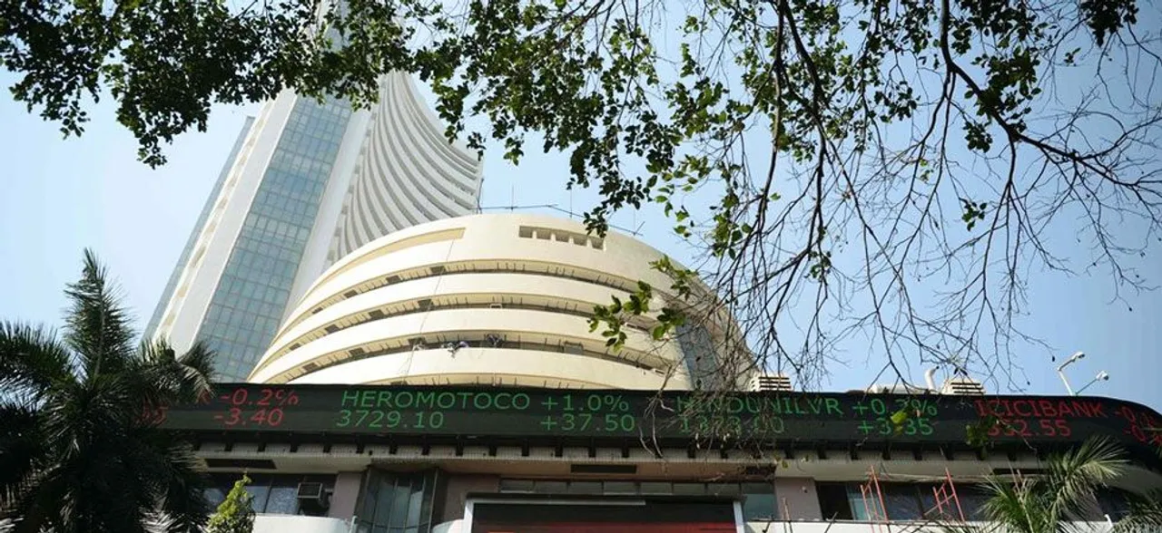 stock market: शेयर बाजार में गिरावट और बढ़ी, सेंसेक्‍स 250 अंक नीचे