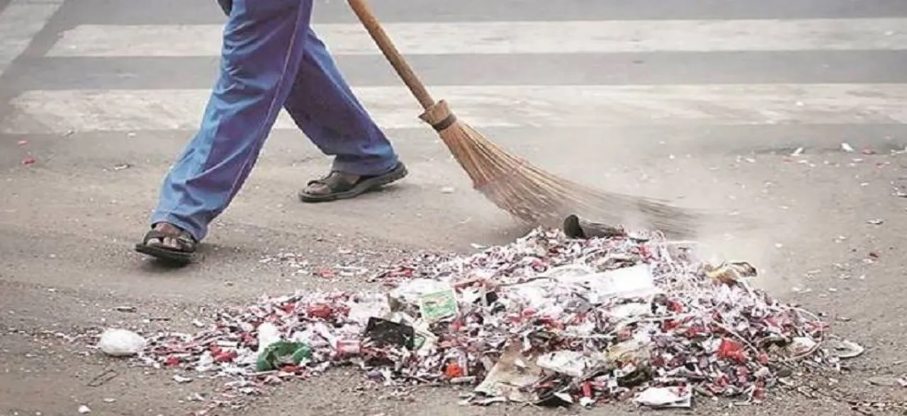 दिल्ली: सफाईकर्मचारियों का हड़ताल जारी, केंद्र सरकार ने बकाया भुगतान देने से किया इंकार