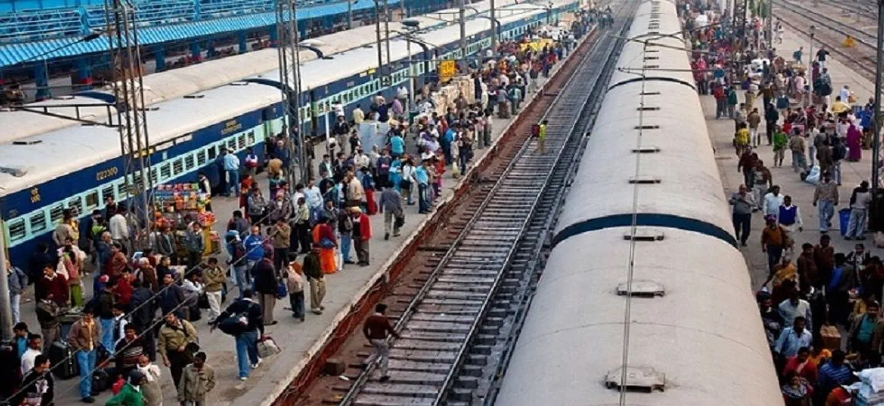 Raebareli train accident : रेल हादसे के बाद 5 ट्रेनें रद्द, 9 का रूट बदला