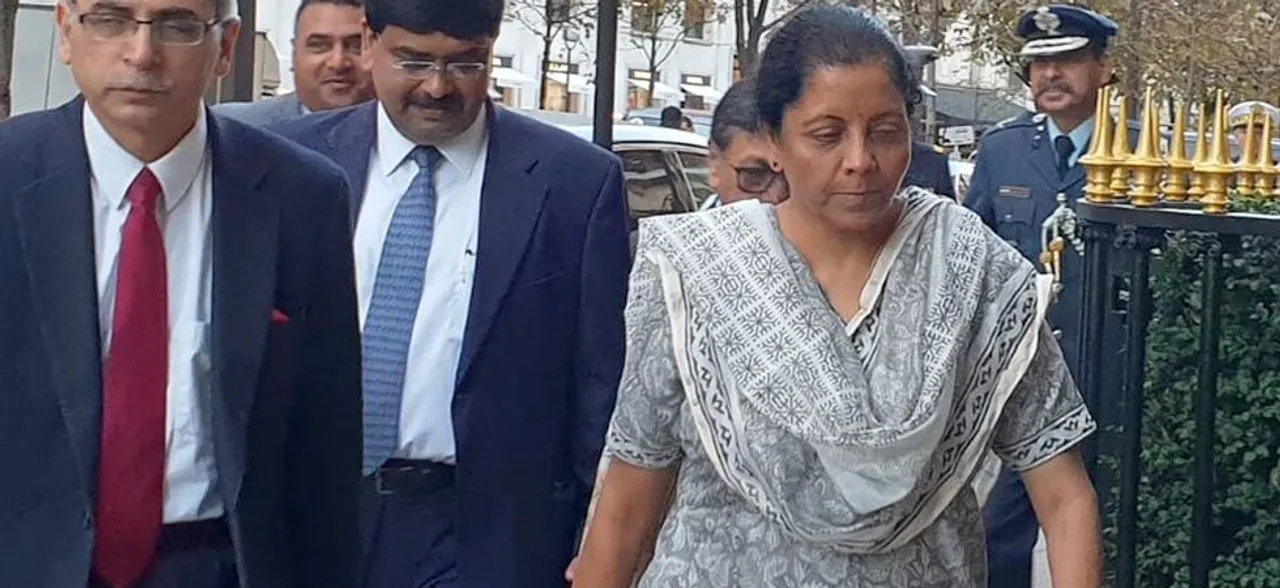 राफेल विवाद के बीच फ़्रांस पहुंची निर्मला सीतारमण, दसॉ एविएशन के CEO ने कहा- रिलायंस के साथ सिर्फ 10% की हिस्सेदारी