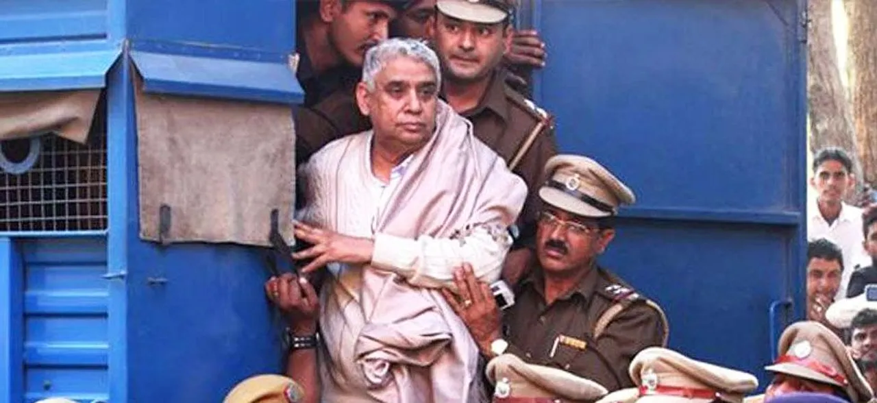 बड़ी खबर : दो दिनों में दूसरी बार मिली रामपाल को आजीवन कारावास की सजा